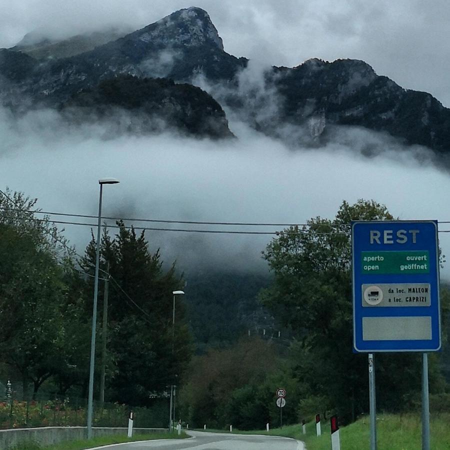Rifugio Malga Grasia Caprizi Luaran gambar